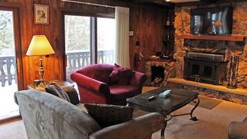 Télévision, cheminée