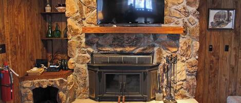 TV, fireplace