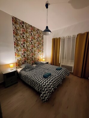 2 bedrooms, iron/ironing board, free WiFi, bed sheets