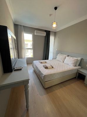 Standard-Doppelzimmer, Balkon, Stadtblick