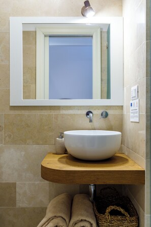 Villa | Bathroom