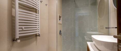 Hårtørrer, håndklæder