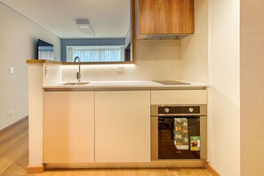 Microwave, oven, coffee/tea maker, electric kettle
