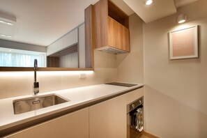 Microwave, oven, coffee/tea maker, electric kettle