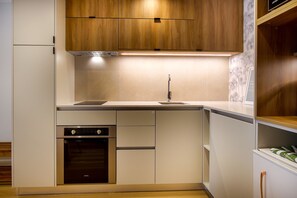 Fridge, microwave, oven, coffee/tea maker