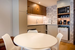 Fridge, microwave, oven, coffee/tea maker
