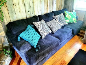 TV - f&r: fun & relaxation: hot tub in/out games escape (Nashville)