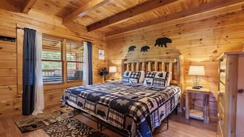 Signature Cabin, 2 Bedrooms, Non Smoking, Hot Tub | Individually decorated, individually furnished, free WiFi, bed sheets
