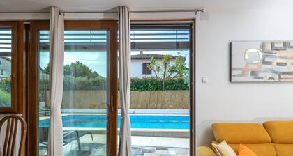 Charming Holiday House Mara