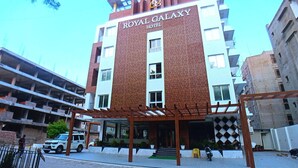 施設の正面