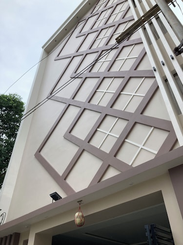 MURALI KRISHNA APART HOTEL