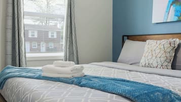 4 bedrooms, desk, iron/ironing board, travel crib