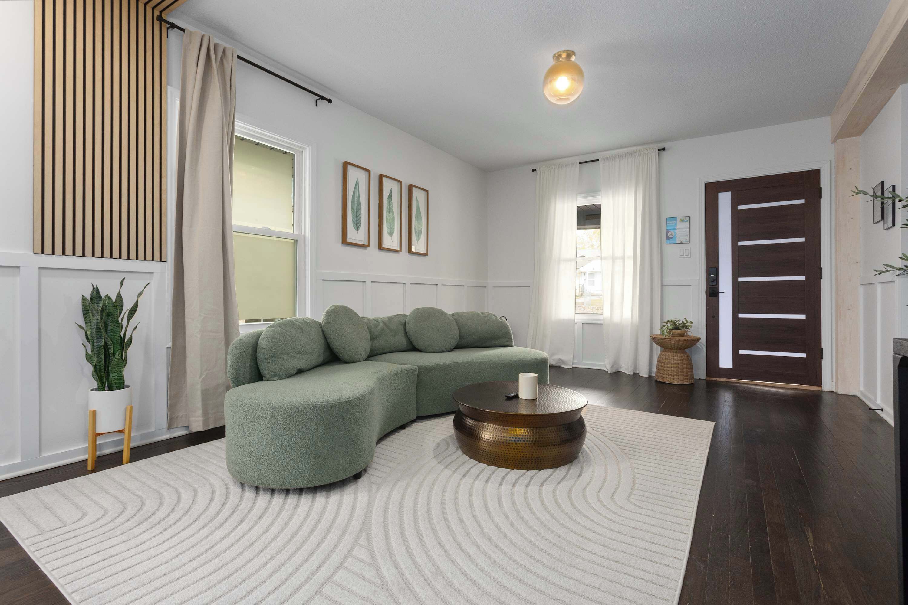 Modern Home_sleeps5_near Westport&ku_3br - Kansas City