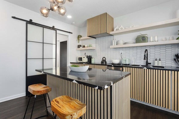 Microwave, oven, stovetop, dishwasher