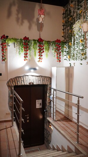 Interior - At 25 Trastevere (Rosetta), Rome. Among the characteristic alleys of Trastevere. (Roma)