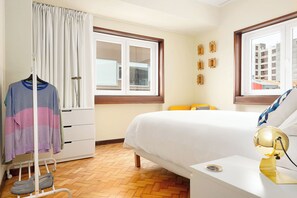 5 bedrooms, WiFi, bed sheets