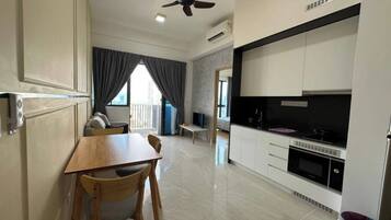 1 bedroom, hypo-allergenic bedding, in-room safe, soundproofing