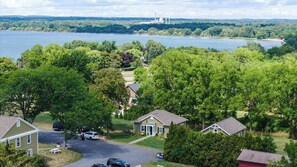 Exterior - Rose Hill Cottage Lake Views & Mansion Grounds (Geneva)