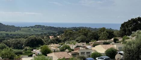 Vue depuis lâhĂ©bergement