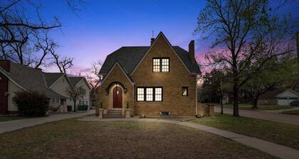 Bilbos Cottage 3 bed 2 and a half bath home in College Hill