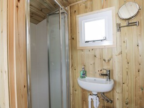 Shower - Wee Beach Hut (Girvan)