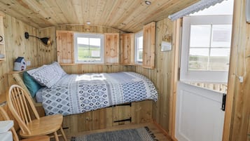 1 soverom, individuelt dekorert og individuelt innredet