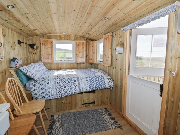 1 soverom, individuelt dekorert og individuelt innredet