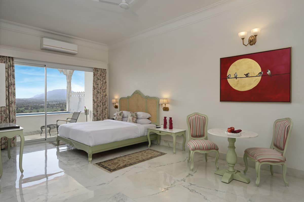 Estudio superior, balcón, vista a la montaña | 1 habitación, wifi gratis y ropa de cama