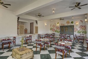 Daily English breakfast (INR 885 per person)