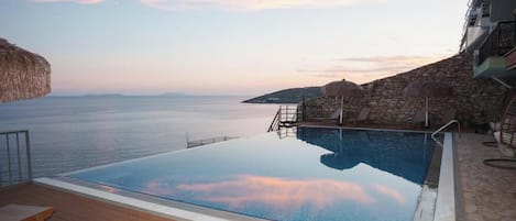 Infinitypool