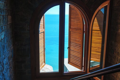 Kshira Oasis Qeparo - Boutique Beachfront Suites & Restaurant