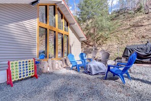 Terrace/patio - Family Oasis, Free Attraction Tickets, WIFI!!! (Pigeon Forge)