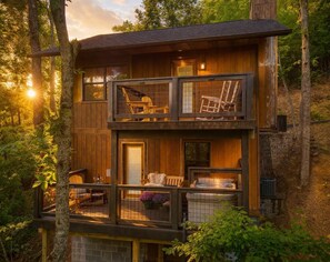 Terrace/patio - Alluring Embrace, “Cozy Cabin Retreat in the Smokies (Sevierville)