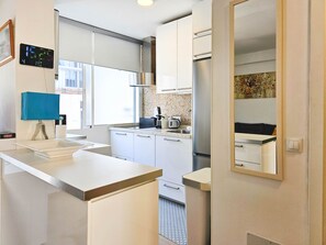 Kühlschrank, Mikrowelle, Geschirrspüler