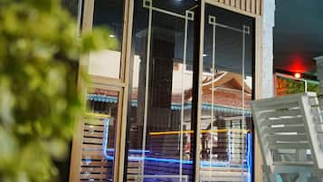 Bồn tắm thủy lực, phòng xông hơi