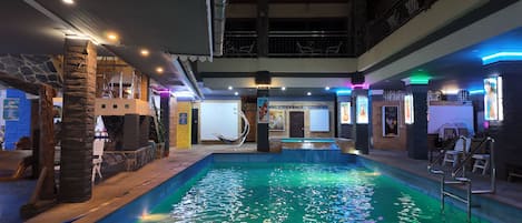 Una piscina techada