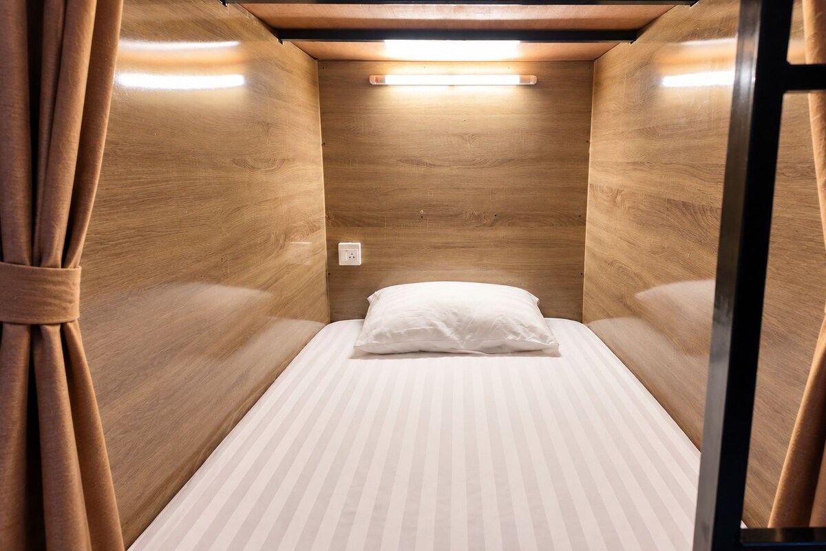 Basic Shared Dormitory | Down comforters, bed sheets