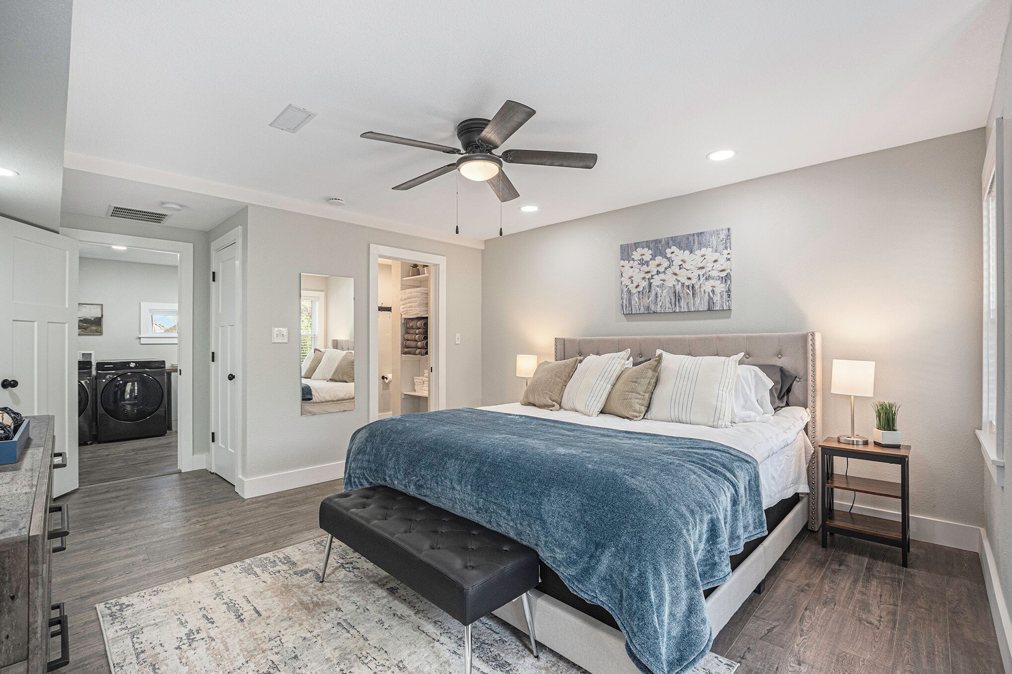 3 camere, una scrivania, ferro/asse da stiro, Wi-Fi gratuito