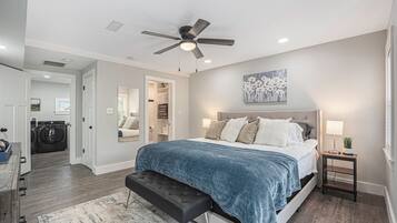 3 camere, una scrivania, ferro/asse da stiro, Wi-Fi gratuito