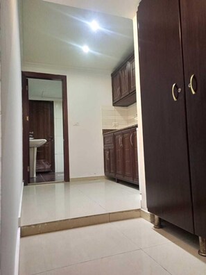 Mini-fridge, microwave - Villa Queens (Beirut)