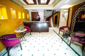 Reception - Villa Queens (Beirut)