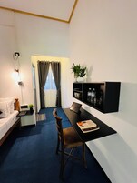 Sistema de insonorización, tabla de planchar con plancha y wifi gratis 