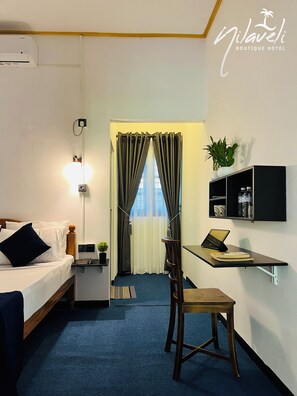 ダブルルーム ガーデンビュー | 防音設備、アイロン / アイロン台、WiFi (無料)、ベッドシーツ