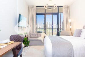 Coffres-forts dans les chambres, fer et planche à repasser