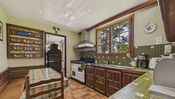 Réfrigérateur, micro-ondes, four, lave-vaisselle