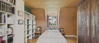 House for 10 with large garden, 250m from the sea