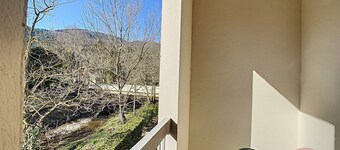 Charming Studio with Balcony, Wifi and Pets Allowed