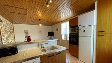 Réfrigérateur, micro-ondes, four, lave-vaisselle