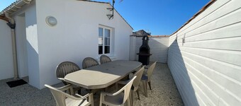 Family house in Talmont-Saint-Hilaire with private courtyard