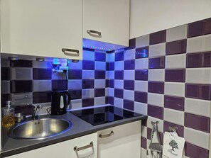 Réfrigérateur, micro-ondes